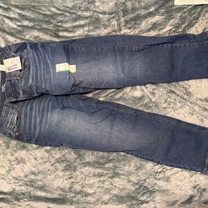 Time and Tru Women's Straight Leg Jeans - Dark Blue